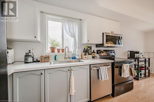 139 Brighton Street Unit# 2B, Waterloo, ON - Indoor Photo Showing Kitchen