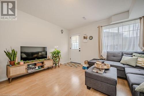 139 Brighton Street Unit# 2B, Waterloo, ON - Indoor Photo Showing Living Room