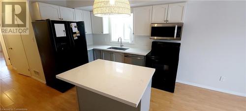 139 Brighton Street Unit# 2B, Waterloo, ON - Indoor Photo Showing Kitchen