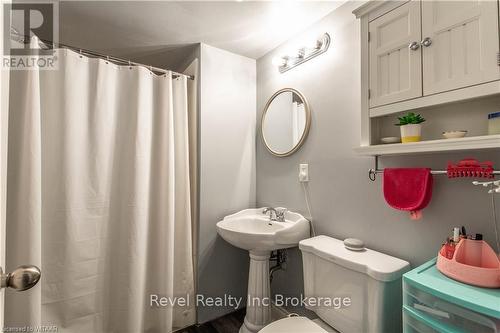 5 - 55 Blandford Street, Woodstock (Woodstock - North), ON - Indoor Photo Showing Bathroom