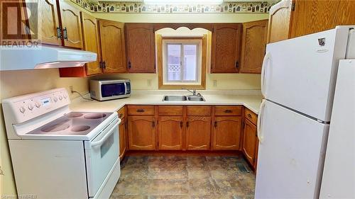 Appliances included - 4 Ralph Place, North Bay, ON - Indoor Photo Showing Kitchen With Double Sink