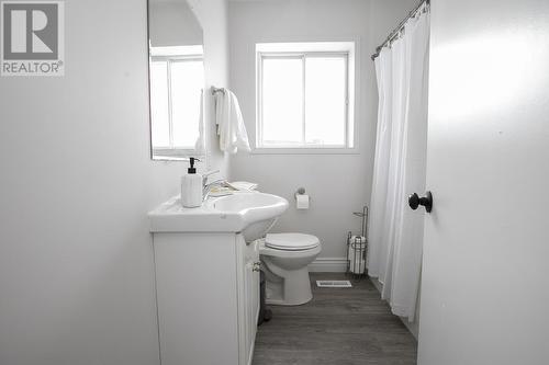 19 Clergue St, Sault Ste. Marie, ON - Indoor Photo Showing Bathroom