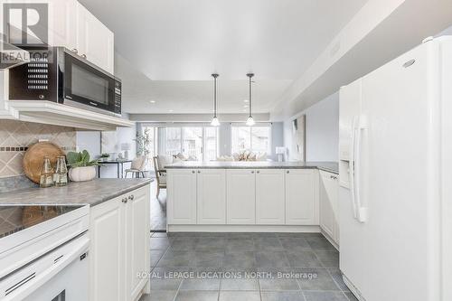 205 - 4 Beck Boulevard, Penetanguishene, ON - Indoor Photo Showing Kitchen