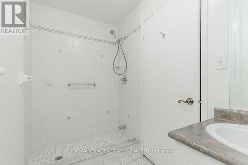 205 - 4 Beck Boulevard, Penetanguishene, ON - Indoor Photo Showing Bathroom