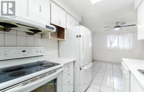 38 Franklin Court, Brampton, ON - Indoor Photo Showing Kitchen