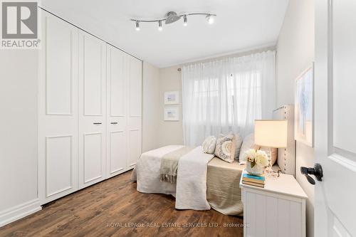 957 Vera Cruz Drive, Mississauga, ON - Indoor Photo Showing Bedroom