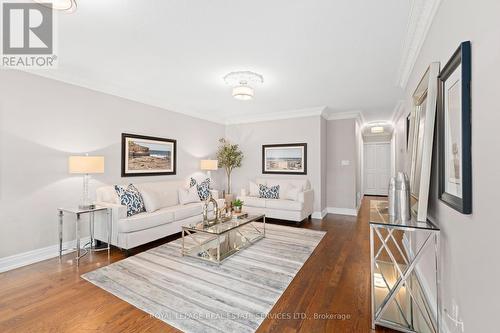 957 Vera Cruz Drive, Mississauga, ON - Indoor Photo Showing Living Room