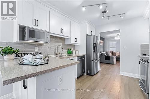 26 Ganton Heights, Brampton, ON - Indoor Photo Showing Kitchen With Stainless Steel Kitchen With Double Sink With Upgraded Kitchen