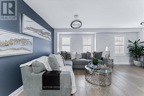 26 Ganton Heights, Brampton, ON - Indoor Photo Showing Living Room