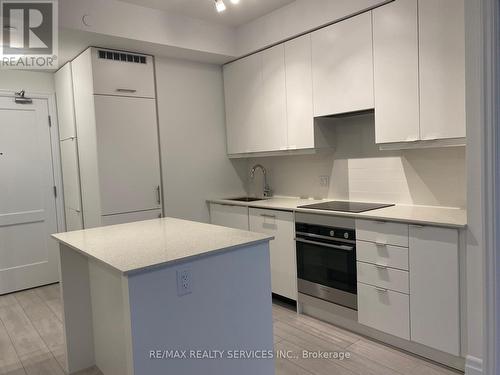 2401 - 30 Elm Drive, Mississauga, ON - Indoor Photo Showing Kitchen