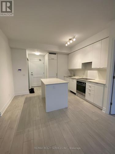 2401 - 30 Elm Drive, Mississauga, ON - Indoor Photo Showing Kitchen