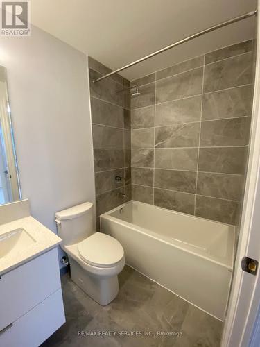 2401 - 30 Elm Drive, Mississauga, ON - Indoor Photo Showing Bathroom