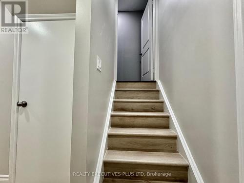 32 Boyces Creek Court, Caledon, ON - Indoor Photo Showing Other Room