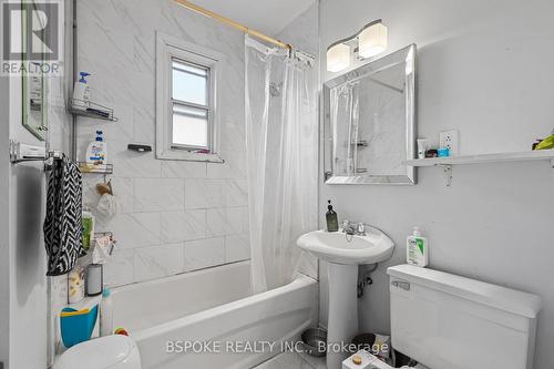 1268 Davenport Road, Toronto, ON - Indoor Photo Showing Bathroom