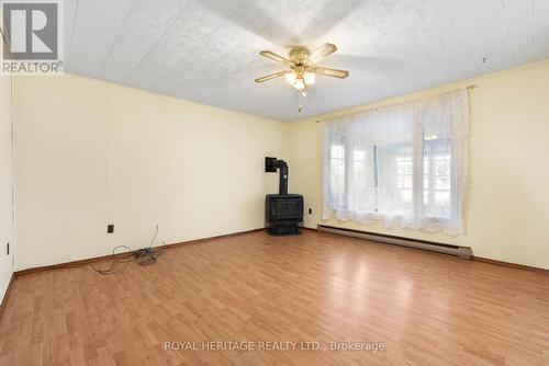 19 Park Street, Kawartha Lakes (Bobcaygeon), ON - Indoor Photo Showing Other Room