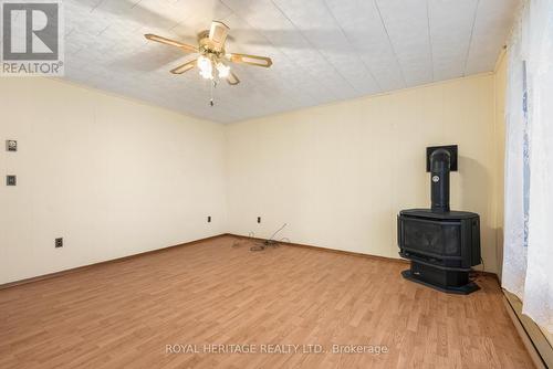 19 Park Street, Kawartha Lakes (Bobcaygeon), ON - Indoor Photo Showing Other Room