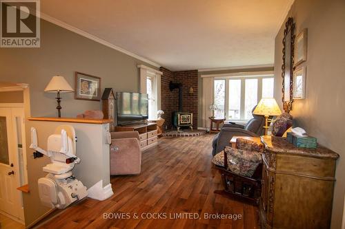 967 Smith Court, Smith-Ennismore-Lakefield, ON - Indoor Photo Showing Living Room With Fireplace