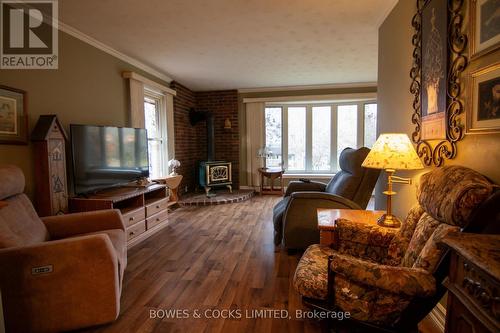 967 Smith Court, Smith-Ennismore-Lakefield, ON - Indoor Photo Showing Living Room With Fireplace