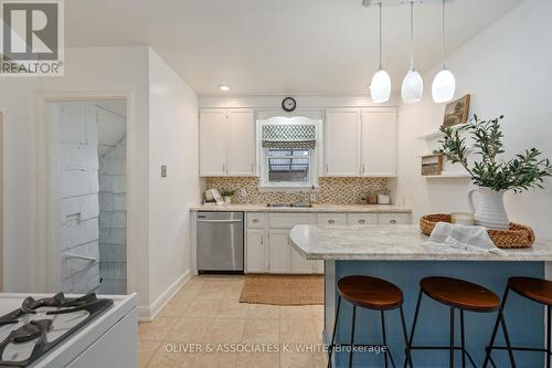 393 Stephen Street, London, ON - Indoor Photo Showing Kitchen With Upgraded Kitchen