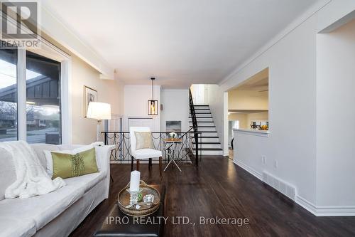 685 Vine Street, St. Catharines, ON - Indoor Photo Showing Kitchen With Upgraded Kitchen