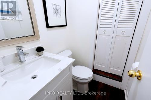 685 Vine Street, St. Catharines, ON - Indoor Photo Showing Bathroom