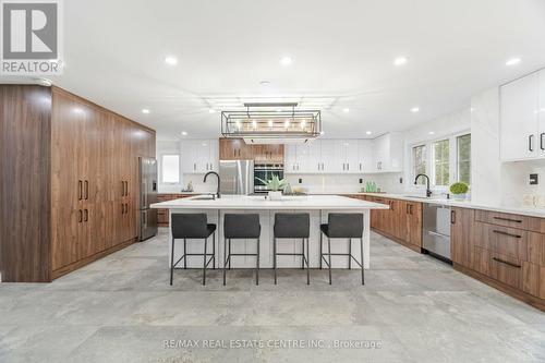 1204 West 5Th Street, Hamilton, ON - Indoor Photo Showing Kitchen With Upgraded Kitchen