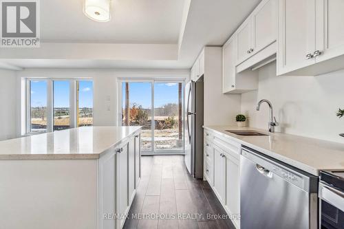 23 - 15 Stauffer Woods Trail, Kitchener, ON - Indoor Photo Showing Kitchen With Upgraded Kitchen