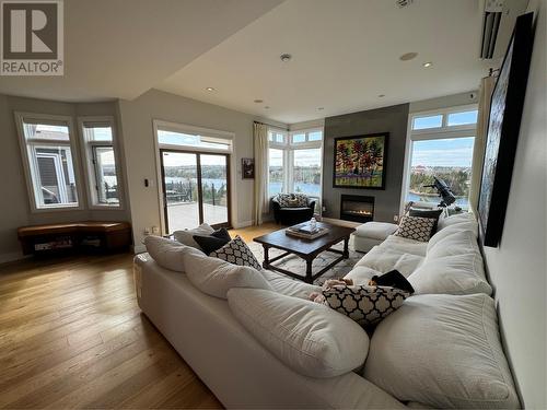 26 Stonebridge Place, St. John'S, NL - Indoor Photo Showing Living Room