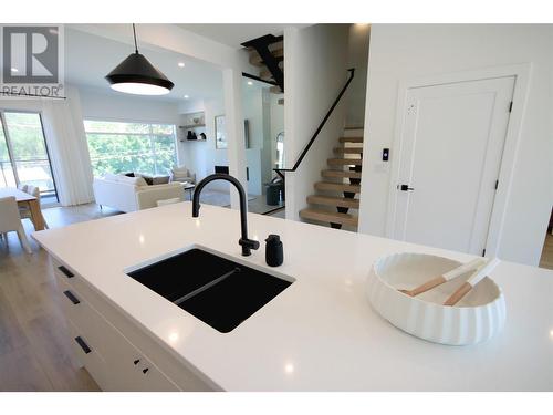 7920 Kidston Road Unit# 10, Coldstream, BC - Indoor Photo Showing Kitchen With Double Sink