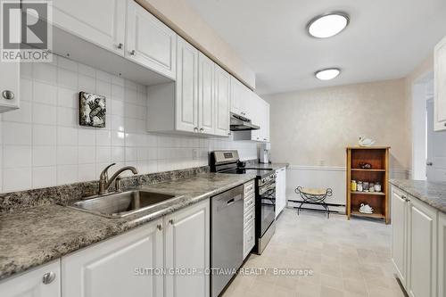 62B - 794 St. Andre Drive W, Ottawa, ON - Indoor Photo Showing Kitchen