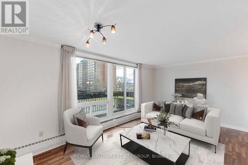 311 - 1505 Baseline Road, Ottawa, ON - Indoor Photo Showing Living Room