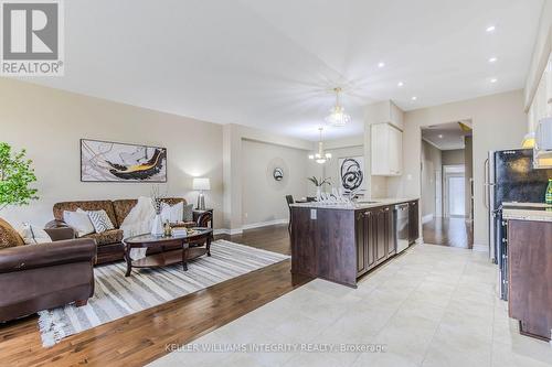 946 Fletcher Circle, Ottawa, ON - Indoor Photo Showing Living Room