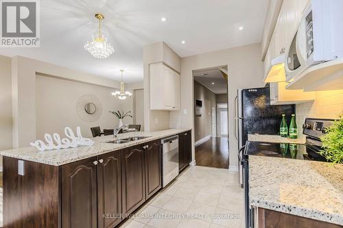 946 Fletcher Circle, Ottawa, ON - Indoor Photo Showing Kitchen With Double Sink