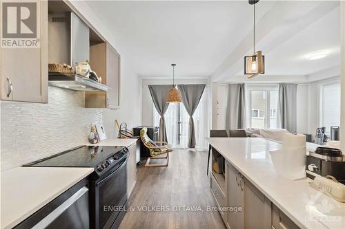 2283 Watercolours Way, Ottawa, ON - Indoor Photo Showing Kitchen With Upgraded Kitchen