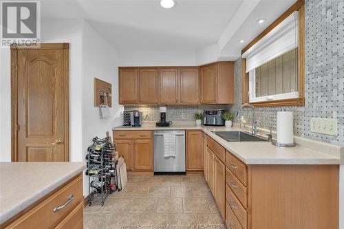 2066 Rowley Park Drive, Kingsville, ON - Indoor Photo Showing Kitchen