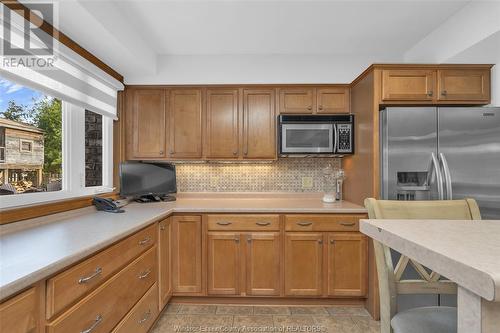 2066 Rowley Park Drive, Kingsville, ON - Indoor Photo Showing Kitchen