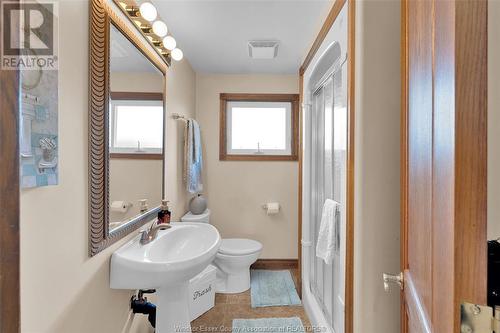 2066 Rowley Park Drive, Kingsville, ON - Indoor Photo Showing Bathroom