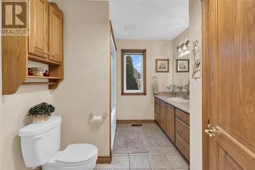 2066 Rowley Park Drive, Kingsville, ON - Indoor Photo Showing Bathroom