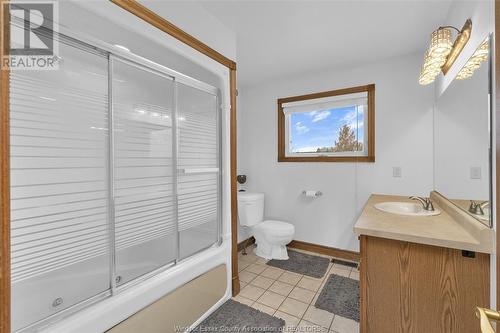 2066 Rowley Park Drive, Kingsville, ON - Indoor Photo Showing Bathroom