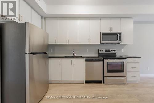 719 - 2635 William Jackson Drive, Pickering, ON - Indoor Photo Showing Kitchen With Stainless Steel Kitchen