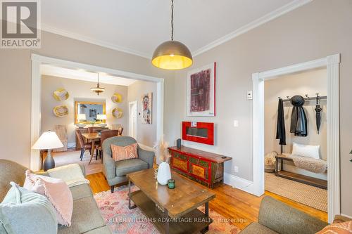 632 Woodbine Avenue, Toronto, ON - Indoor Photo Showing Living Room