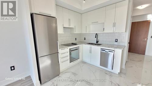 3124 - 275 Village Green Square, Toronto, ON - Indoor Photo Showing Kitchen With Stainless Steel Kitchen With Double Sink With Upgraded Kitchen