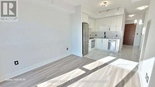 3124 - 275 Village Green Square, Toronto, ON - Indoor Photo Showing Kitchen