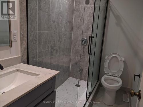 219 Palmer Avenue, Richmond Hill, ON - Indoor Photo Showing Bathroom