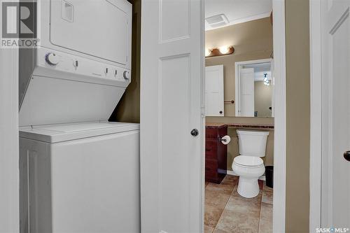 208 1220 Blackfoot Drive, Regina, SK - Indoor Photo Showing Laundry Room