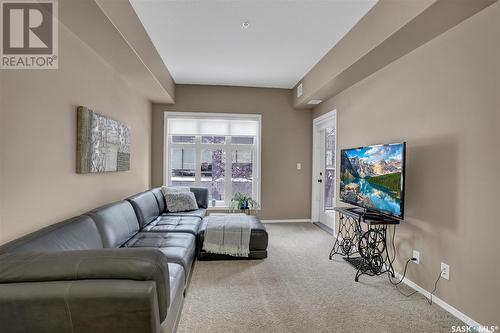 208 1220 Blackfoot Drive, Regina, SK - Indoor Photo Showing Living Room