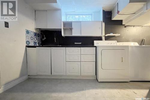 8 Emerald Park Road, Regina, SK - Indoor Photo Showing Laundry Room