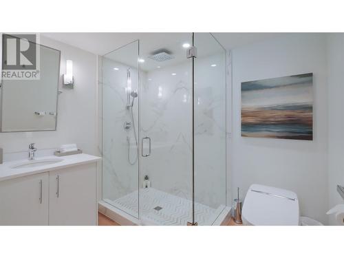 331 & 345 Lower Bench Road, Penticton, BC - Indoor Photo Showing Bathroom