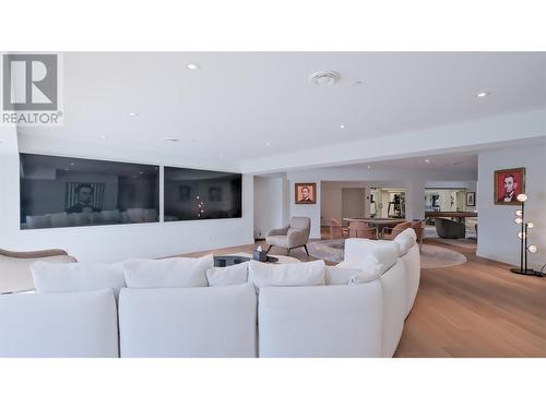 331 & 345 Lower Bench Road, Penticton, BC - Indoor Photo Showing Living Room