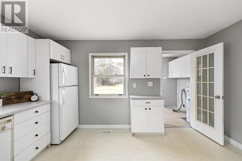 609 Boundary Rd, Sault Ste. Marie, ON - Indoor Photo Showing Kitchen